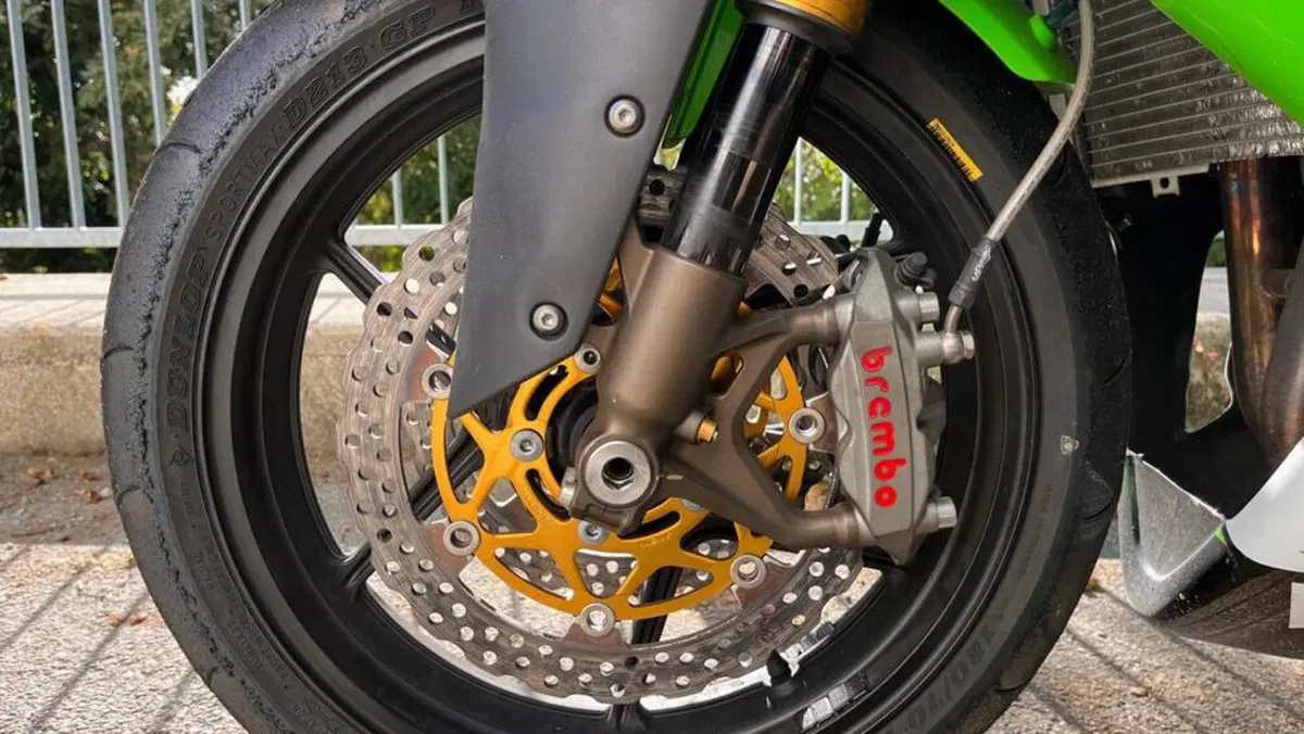 Kawasaki Ninja 1000 ZX-10R (2004 - 05)  (7)