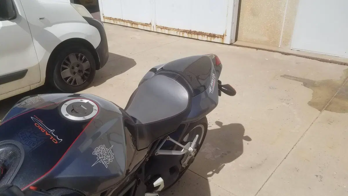 MV Agusta Brutale 910 S (2005 - 11)  (3)