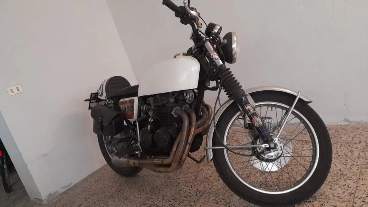 Honda CB 400 Four  (2)