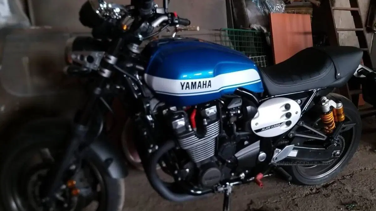 Yamaha XJR 1300 Racer (2015 - 17)  (5)
