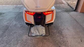 Honda GL 1800 Gold Wing Tour DCT & Airbag (2022 - 24) usata