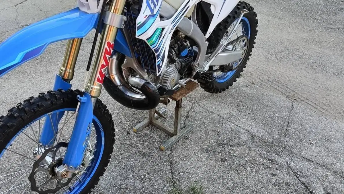 Tm Moto EN 300 Fi ES 2T (2022)  (4)