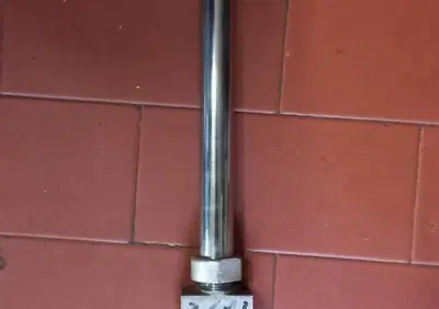 Piedino con stelo Showa per Rmz diametro 18 dal 20 - Annuncio 9319866
