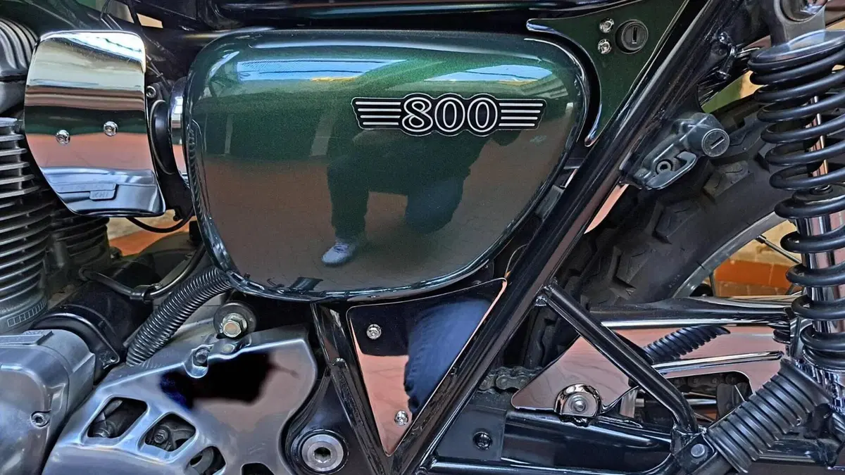 Kawasaki W 800 (2010 - 17)  (3)