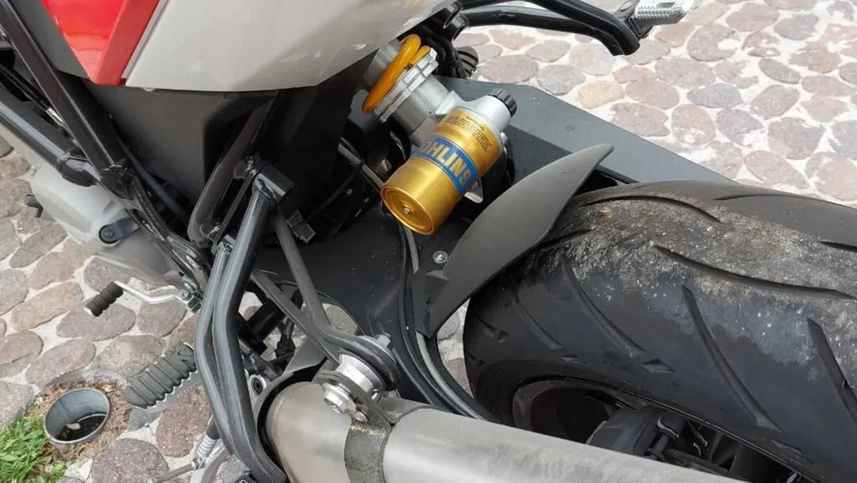 Husqvarna Nuda 900 R (2011 - 13)  (9)