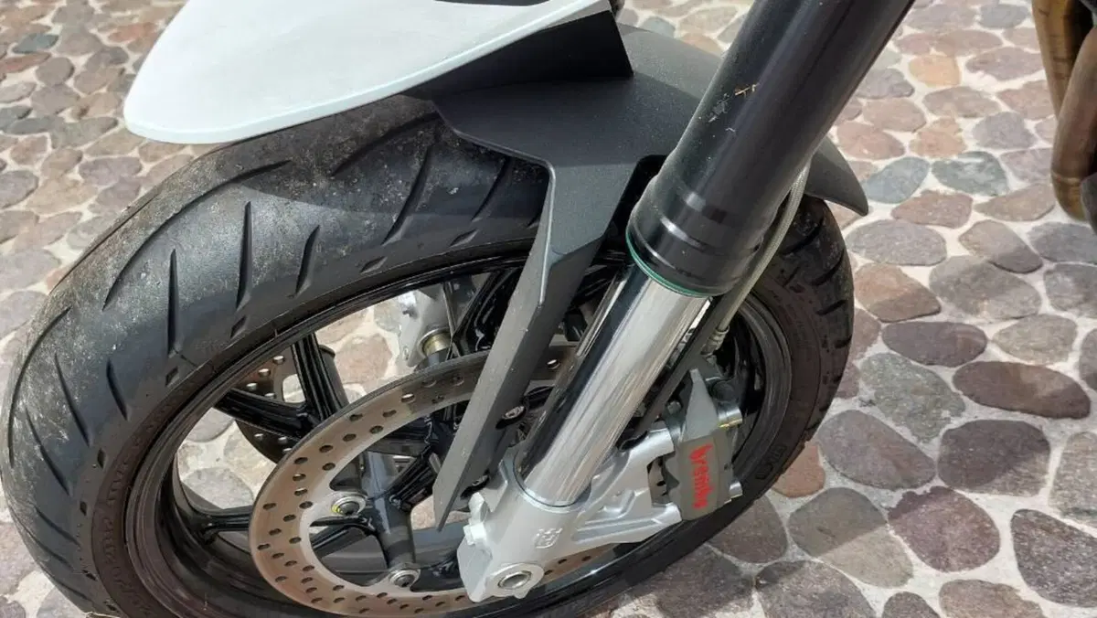 Husqvarna Nuda 900 R (2011 - 13)  (12)