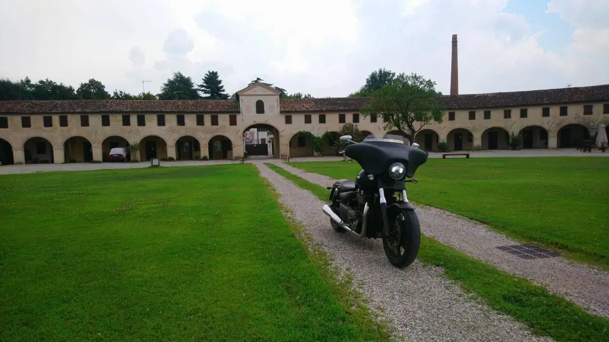 Triumph Thunderbird Storm 1700 ABS (2010 - 16)  (3)