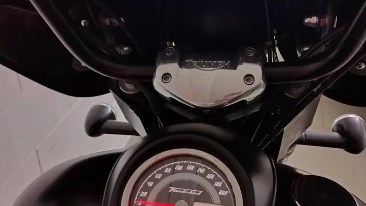 Triumph Thunderbird Storm 1700 ABS (2010 - 16)  (6)