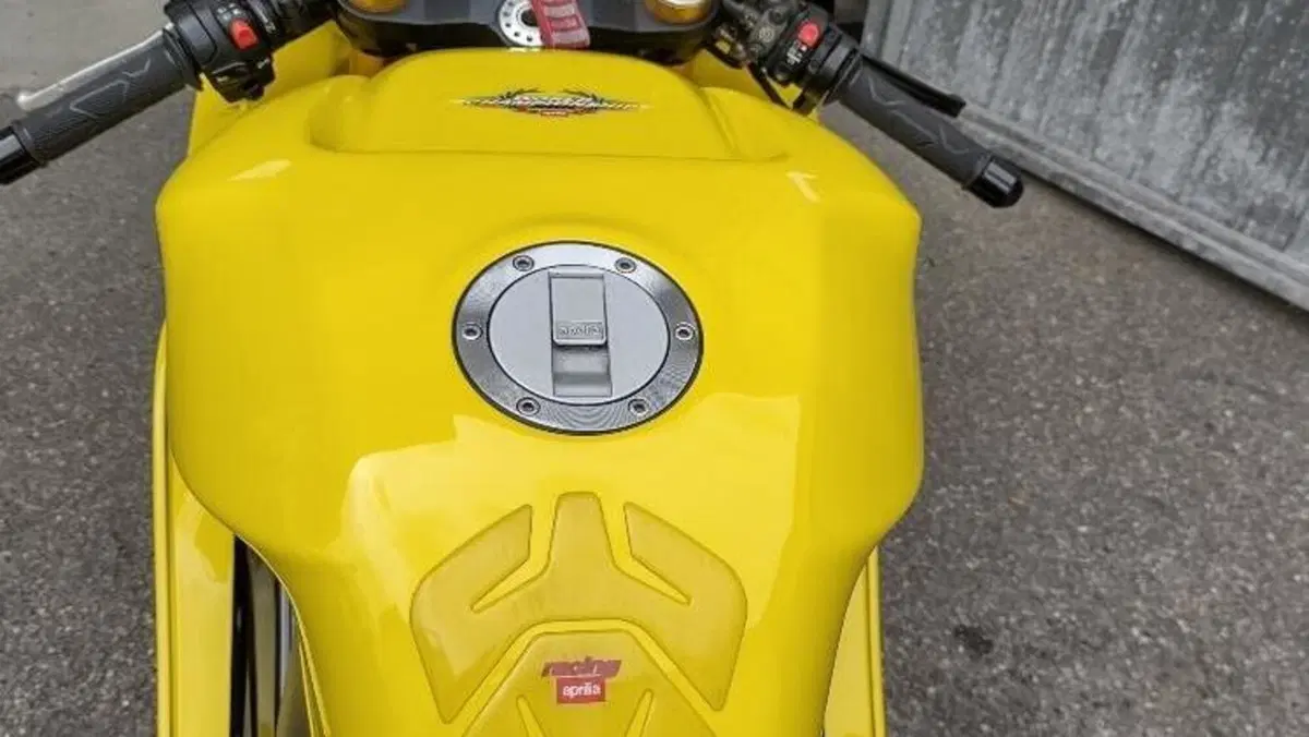 Aprilia RSV 1000 R (2003 - 04)  (6)