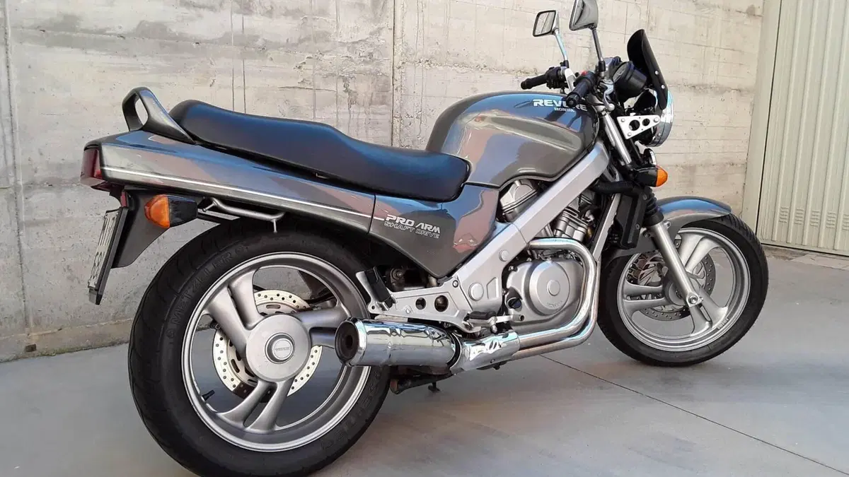 Honda NTV 650 (1988 - 01) 