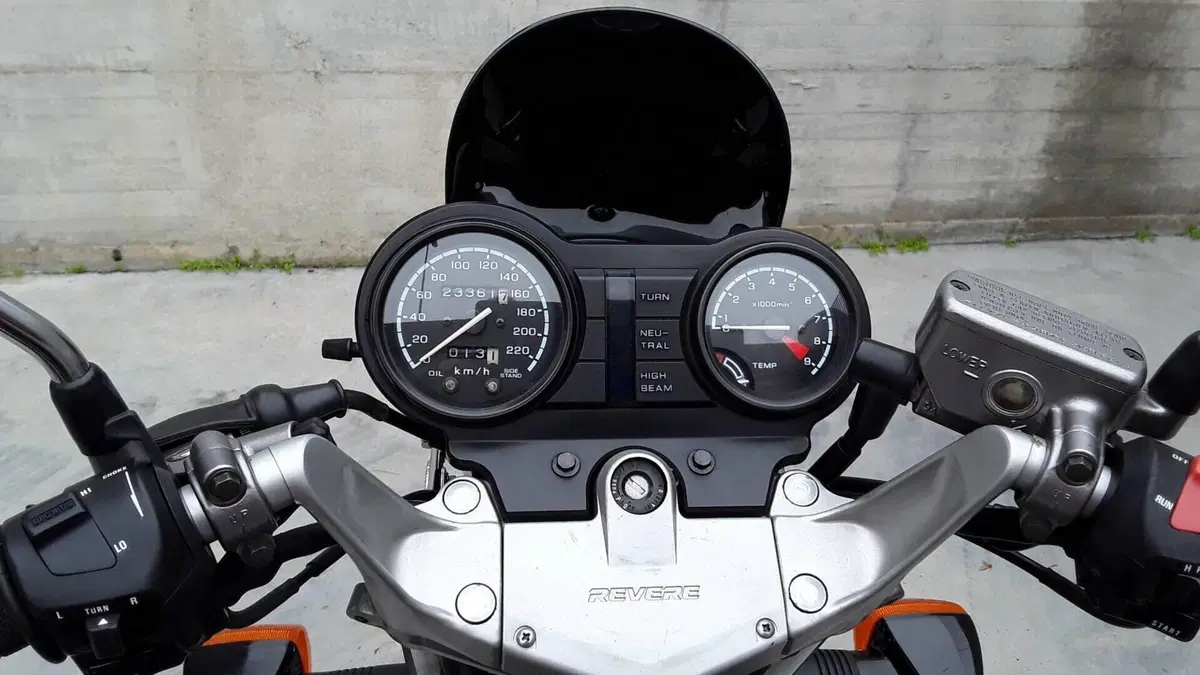 Honda NTV 650 (1988 - 01)  (2)