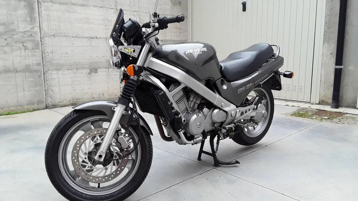Honda NTV 650 (1988 - 01)  (4)