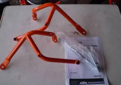 9061296814404 KIT DI BARRE DI PROTEZIONE DUKE 125 Ktm - Annuncio 9355252
