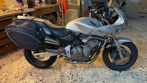 Honda Hornet 600 S (1999 - 01) 