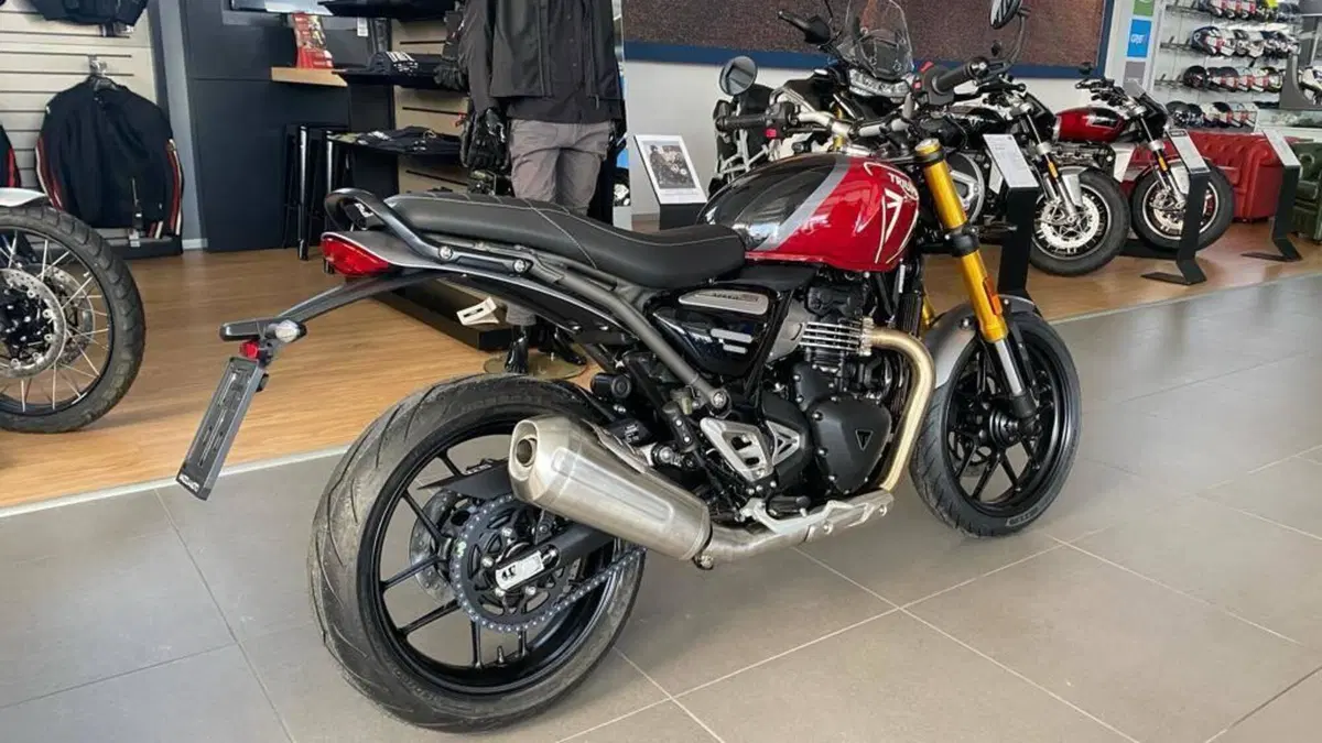 Triumph Speed 400 (2024 - 26)  (2)