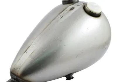 Serbatoio benzina Rebel 2,2 galloni tappo doppio p  - Annuncio 8550711