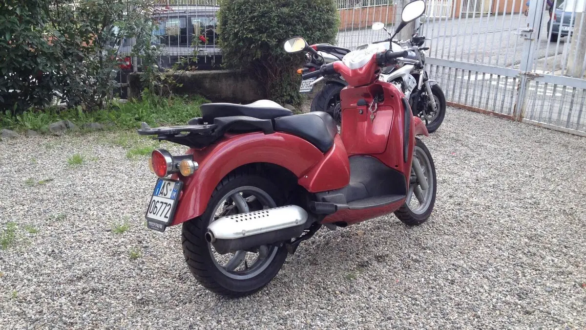 Aprilia Scarabeo 150 (1999 - 00)  (2)