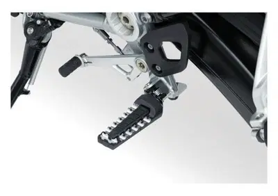 Pedaline Kuryakyn Riot-X nere e cromate richiedono  - Annuncio 8560859