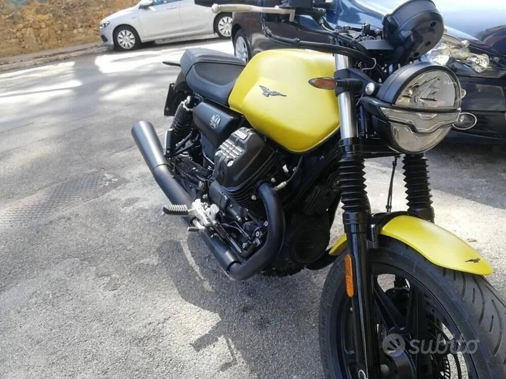 Moto Guzzi V7 850 Stone Special Abs (2021) 