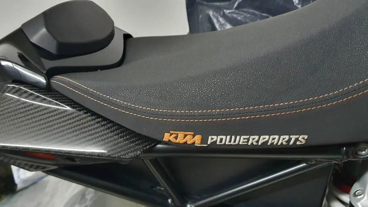 KTM 1290 Super Duke R ABS (2014 - 16)  (10)