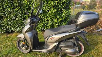 Honda SH 300 I ABS usata disponibile a RA