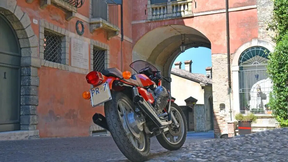 Moto Guzzi  