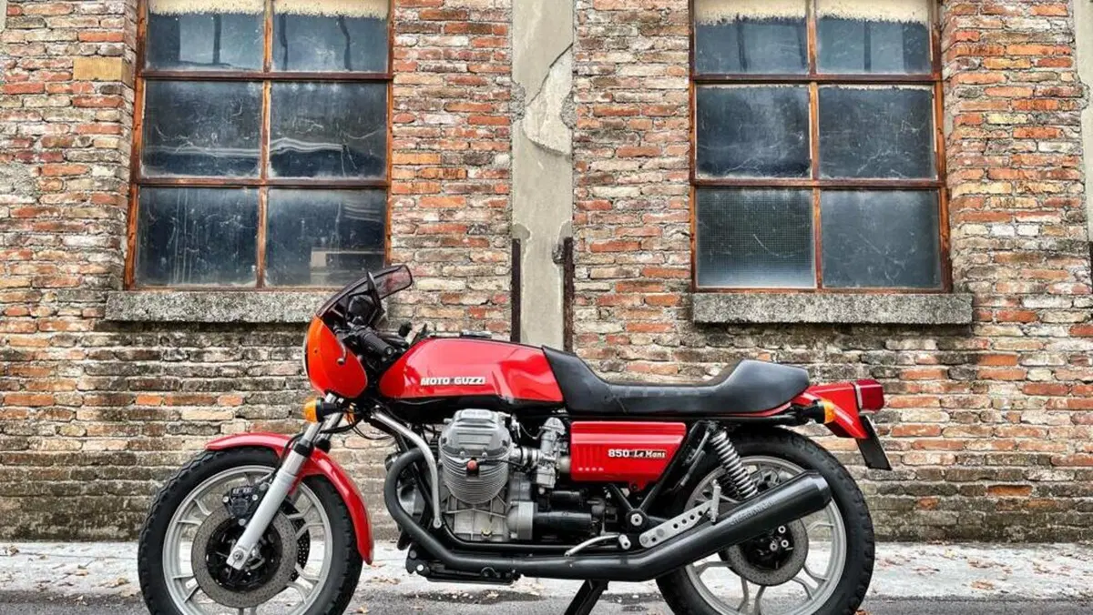 Moto Guzzi   (2)