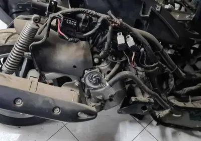 PEZZI DI RICAMBIO PIAGGIO BEVERLY 400 - Annuncio 9379221