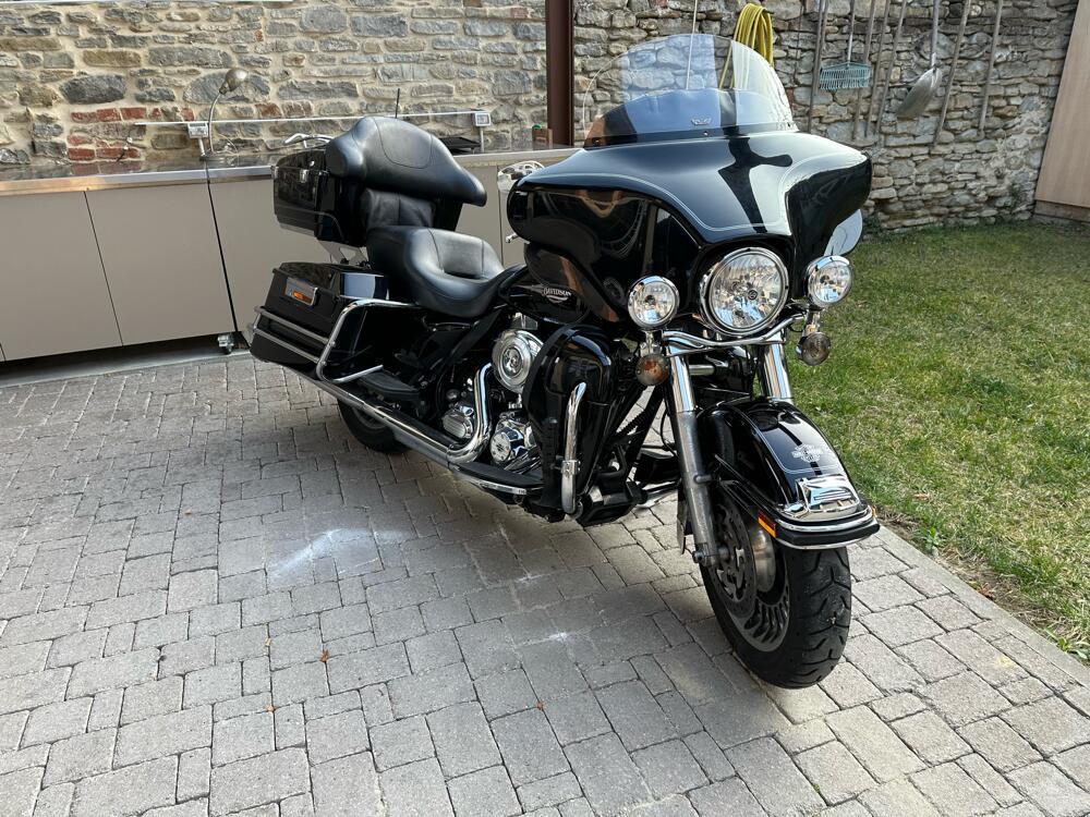 Vendo Harley-Davidson 1690 Electra Glide Classic (2010 - 12) - FLHTC usata  a Gazzada Schianno (codice 9289565) 