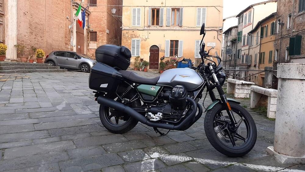Moto Guzzi V7 Stone Centenario (2021 - 22) 