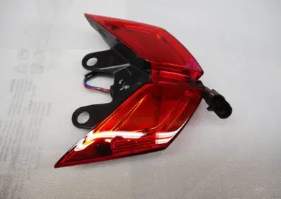 MV Agusta F4 fanale posteriore 8000B7399 - Annuncio 9394872