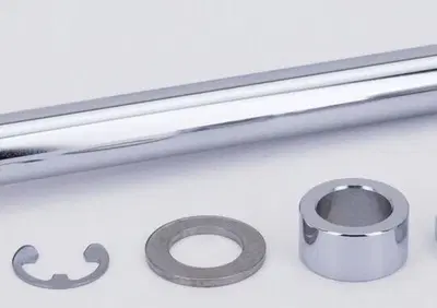 Perno ruota posteriore con distanziali e dado per Drag Specialties - Annuncio 9395781