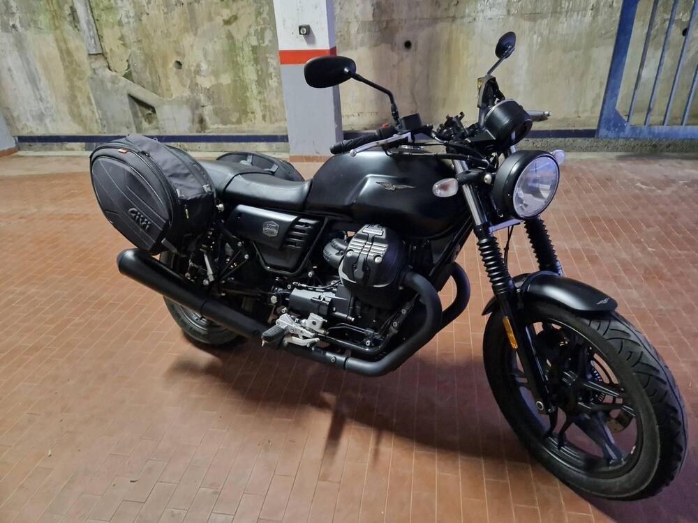 Moto Guzzi V7 III Stone (2017 - 20) 