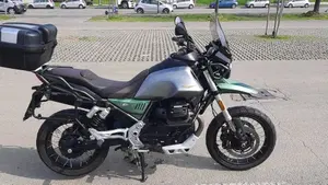 Moto Guzzi V85 TT Centenario (2021 - 22)  (2)