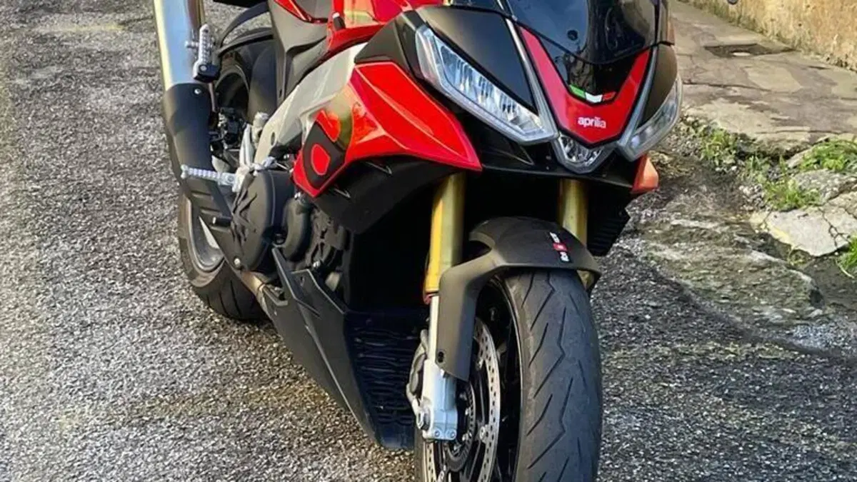 Aprilia Tuono V4 (2021 - 24)  (2)