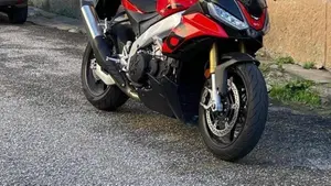 Aprilia Tuono V4 (2021 - 24)  (3)