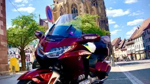Honda GL 1800 Gold Wing Tour (2020)  (2)