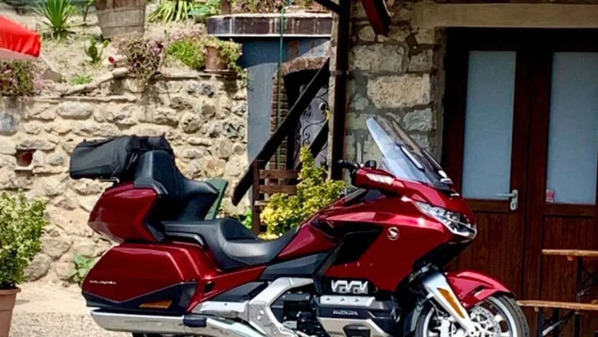 Honda GL 1800 Gold Wing Tour (2020)  (5)