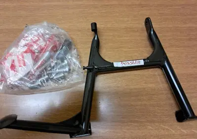 cavalletto centrale PEGASO IE 2002/04 Aprilia - Annuncio 9408526