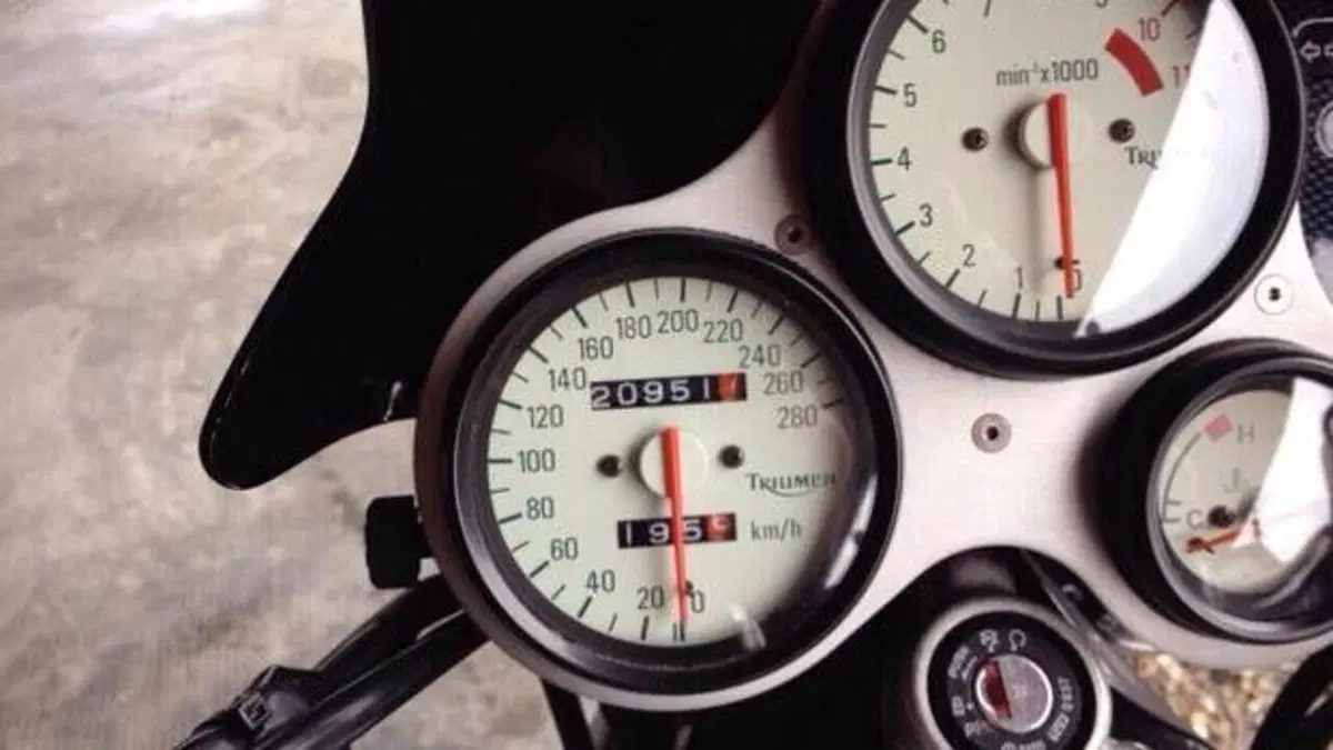 Triumph Speed Triple T 509 (1997)  (4)