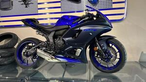 Yamaha YZF 750 R7 