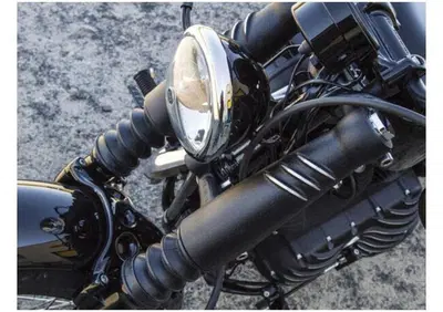 Piastre nere cut corte EMD Per Sportster, FXR e Dy - Annuncio 8550959