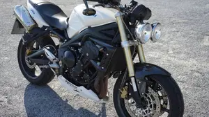 Triumph Street Triple (2007 - 12)  (7)