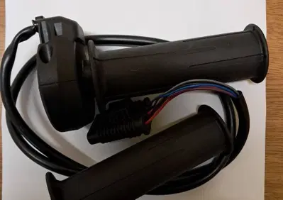 COMANDO GAS MOTO GUZZI 2D000654 V85 TT EURO 5 202 - Annuncio 9418428