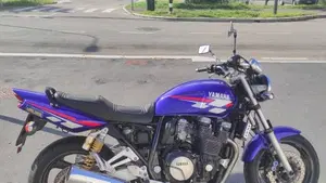 Yamaha XJR 1300 (1999 - 02)  (8)