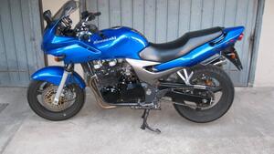 Kawasaki ZR 7S 