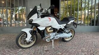 Moto Guzzi V100 Mandello (2023 - 24) usata