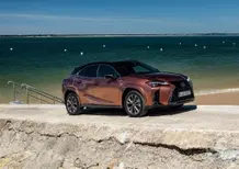 Lexus UX300h: l'ibrida è più potente e raffinata 