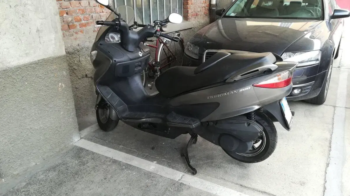 Suzuki Burgman UH 200 (2006 - 12)  (2)