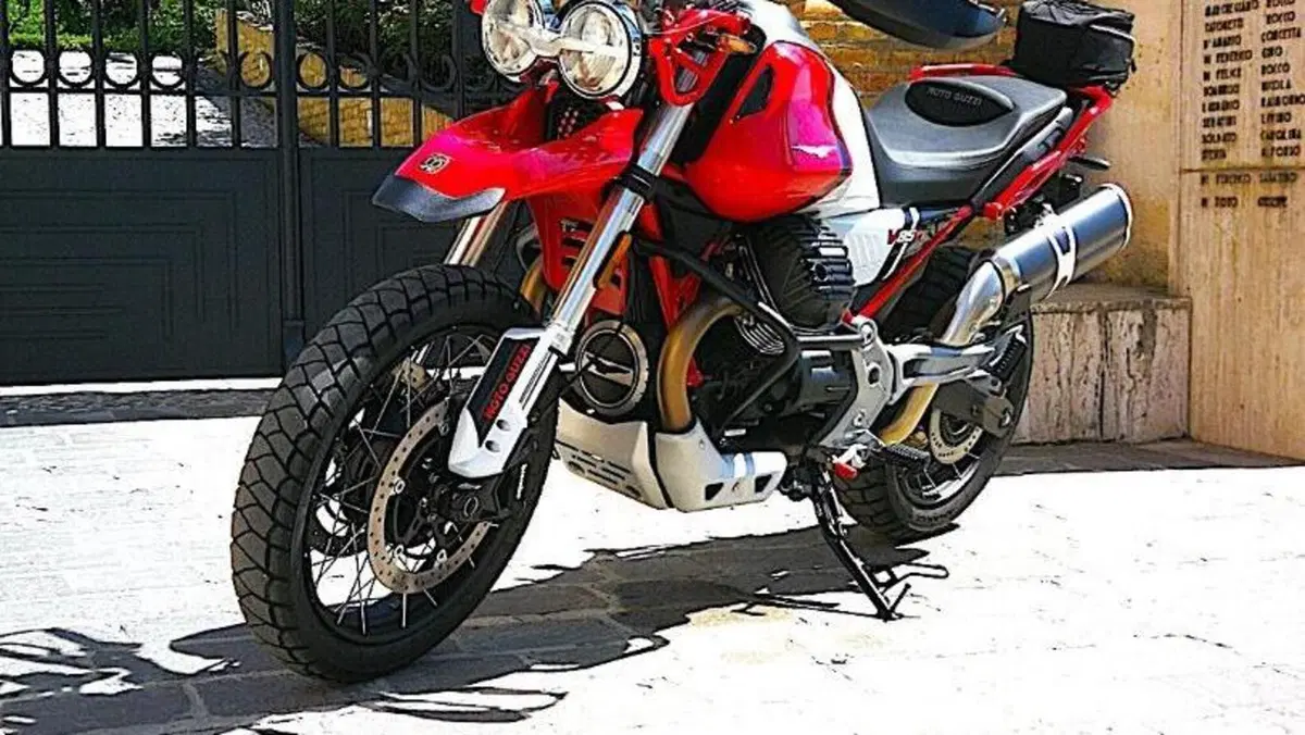 Moto Guzzi V85 TT Evocative Graphics (2021 - 23)  (7)